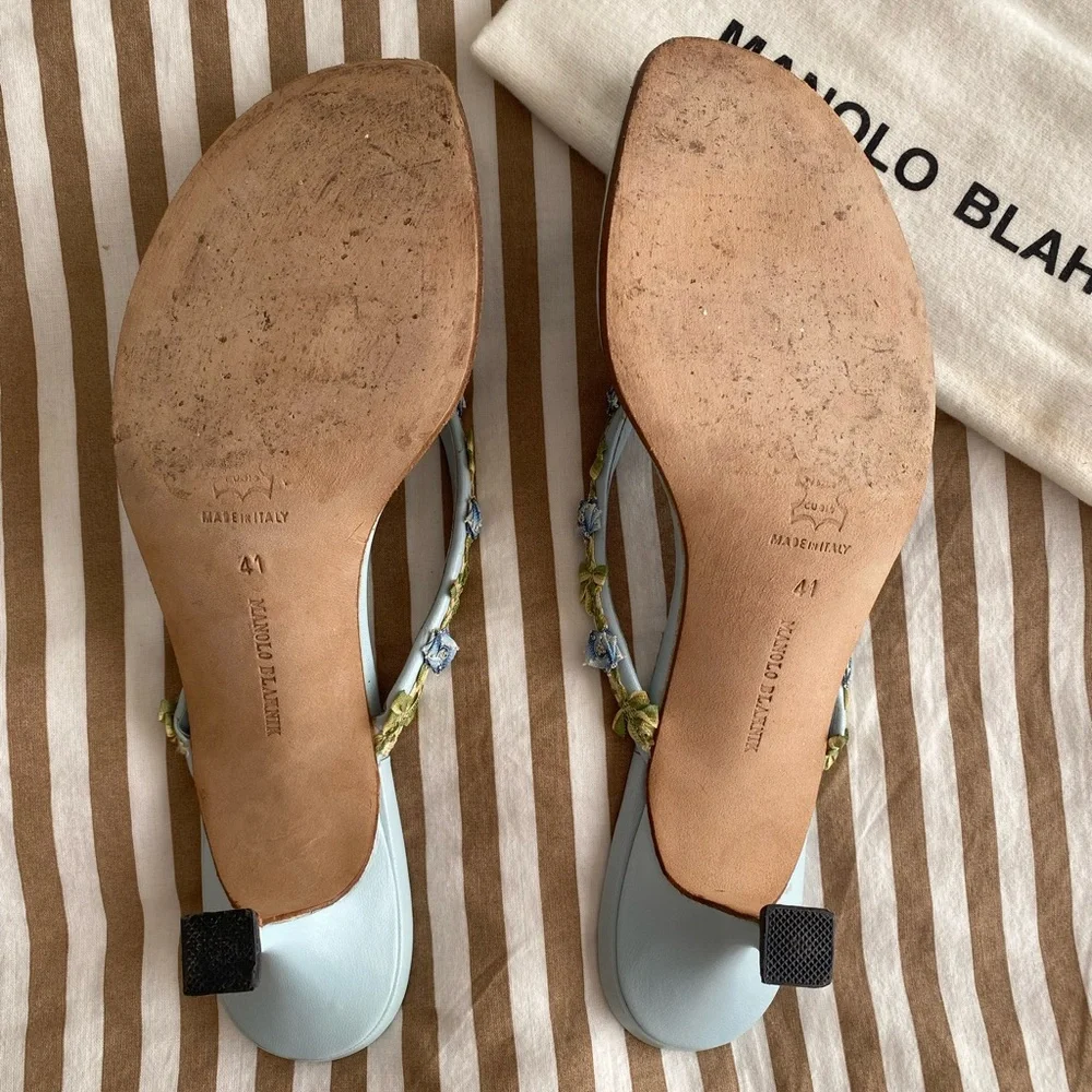 Vintage Manolo Blahnik Blue floral thong sandal heels - Picture 4 of 9